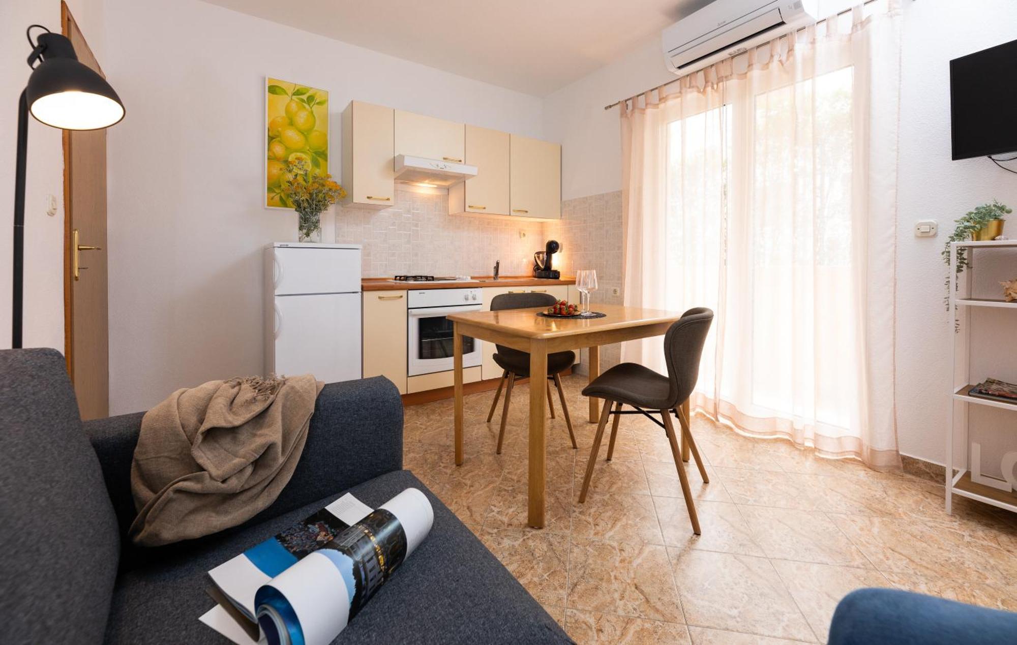 Apartments Sunny Elza Hvar Town Exterior foto