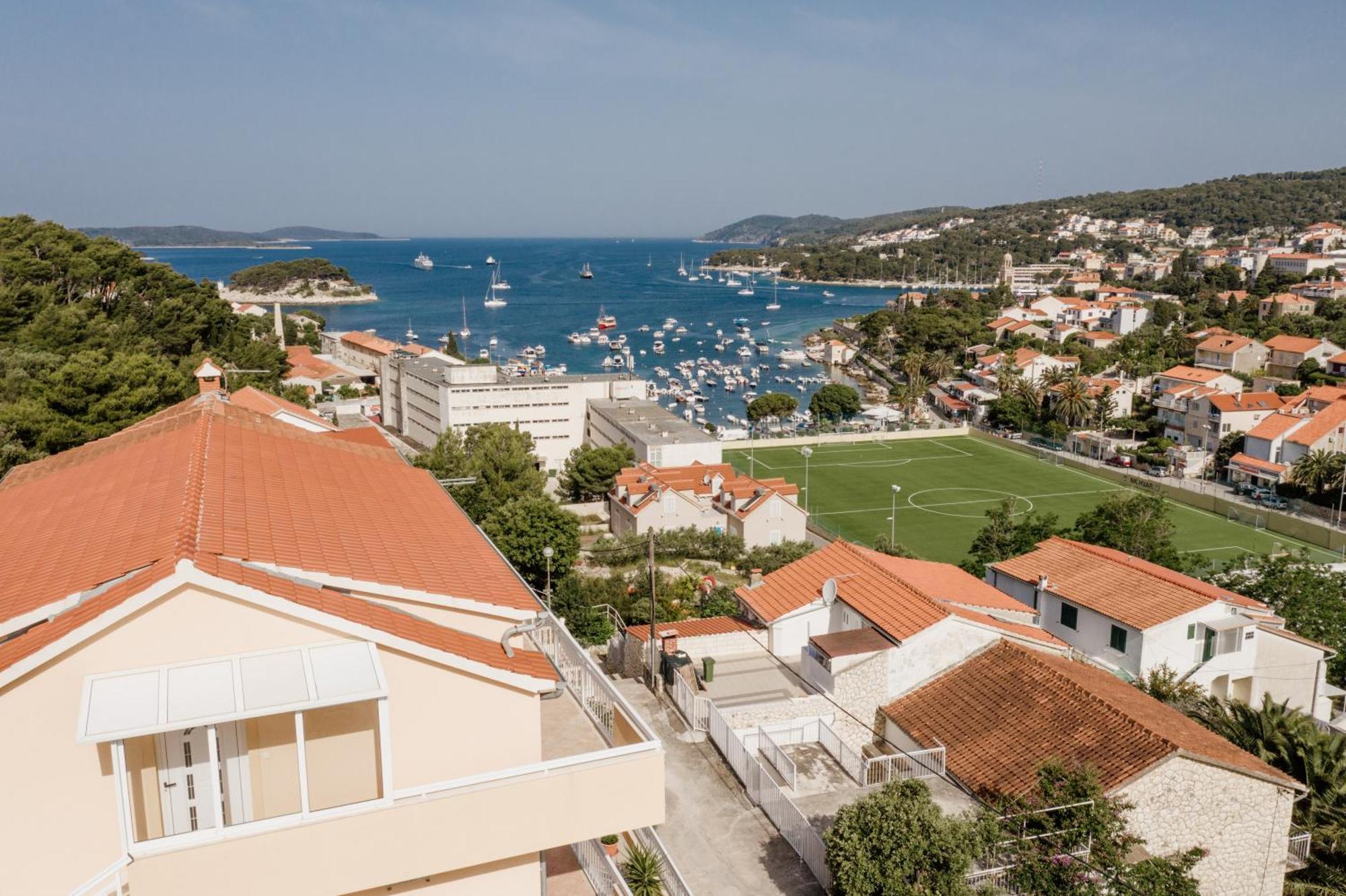 Apartments Sunny Elza Hvar Town Exterior foto