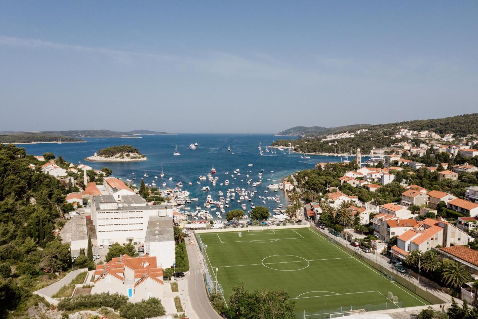Apartments Sunny Elza Hvar Town Exterior foto