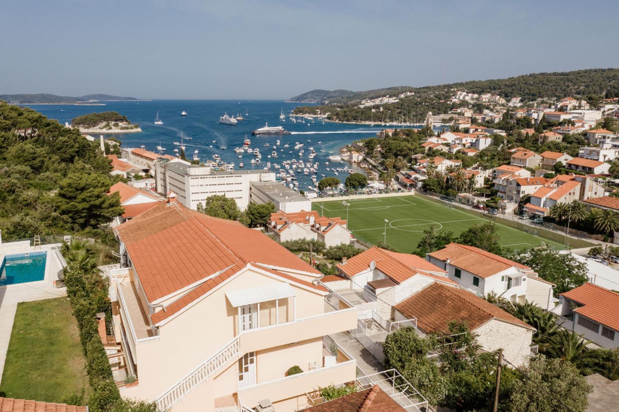 Apartments Sunny Elza Hvar Town Exterior foto